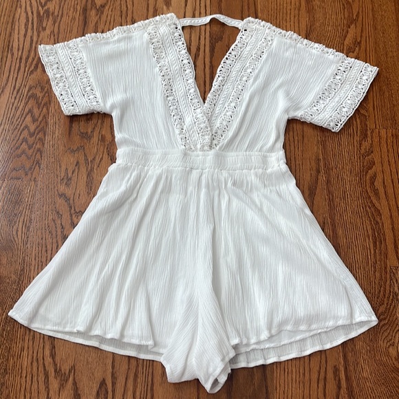 Forever 21, white romper, like new, (size: adult small) - Picture 2 of 2